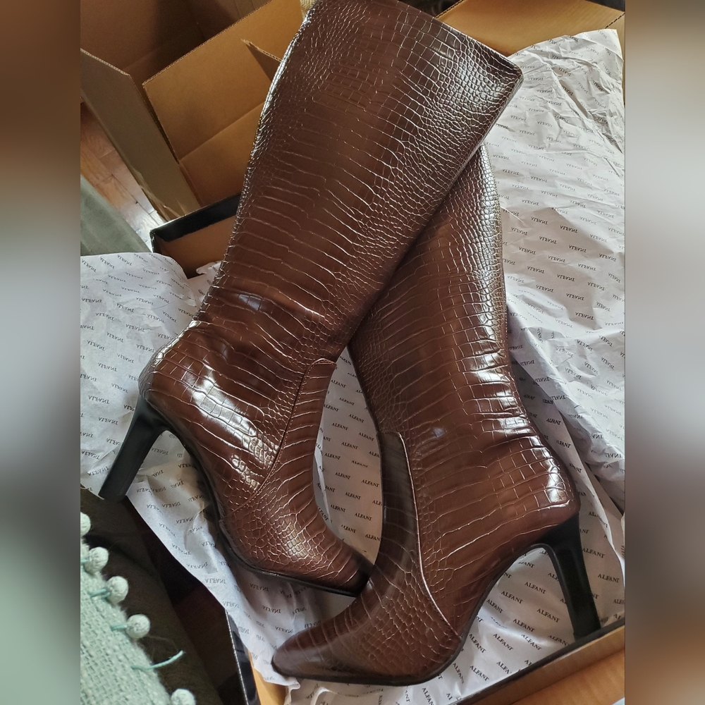 ALFANI TALL 9.5 M Chocolate Brown Croc TALL ZIP Boots